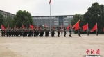 【网络媒体国防行】一天湿透四套衣服 向三军仪仗队官兵致敬！ - News.Cntv.Cn