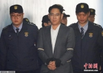 当地时间2017年4月7日，三星副会长李在镕首次出席庭审。 - News.Cntv.Cn