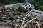资料图：当地时间2017年10月6日，洪都拉斯山谷省，热带风暴“纳特”过境造成破坏。新形成的热带风暴“纳特”5日在中美洲地区造成至少22人死亡。热带风暴造成局部强降雨，部分路面严重损毁。“纳特”还可能会加强成为飓风，继续肆虐墨西哥湾沿岸地区。 - News.Cntv.Cn