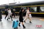 假期过半返程客流升温 18日铁路发送旅客852.8万 - News.Cntv.Cn