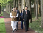习近平同印度总理莫迪散步交谈 - News.Cntv.Cn